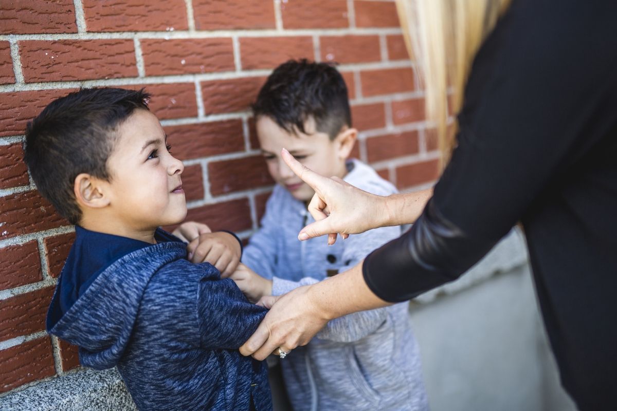 Agresja w szkole - dlaczego dzieci są coraz bardziej agresywne_ Blog Ośrodek Terapii Nefo